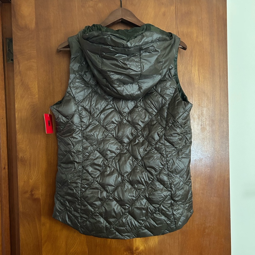 Gerry Women's Reversible Hooded Down Vest - Medium - Cypress/Camo - Picture 2 of 6